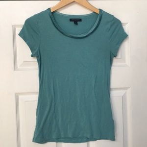Fitted scoop neck tee